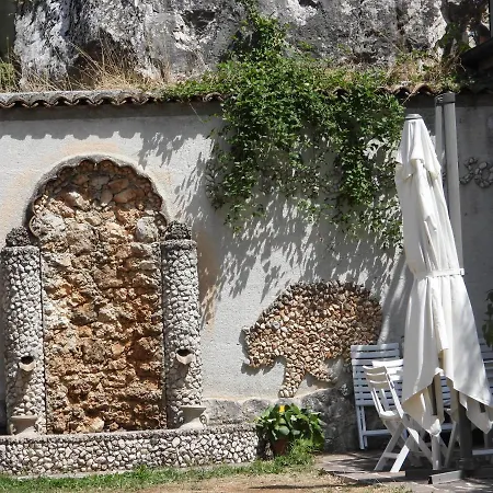 Bed & Breakfast La Tana Dell'orso Villalago