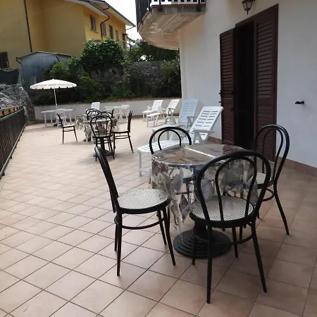 La Tana Dell'orso Bed & Breakfast 3*