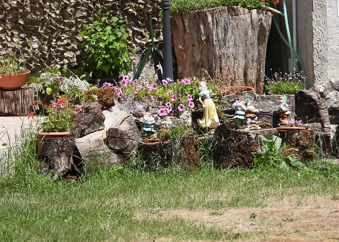 La Tana Dell'orso Oda ve Kahvaltı Villalago